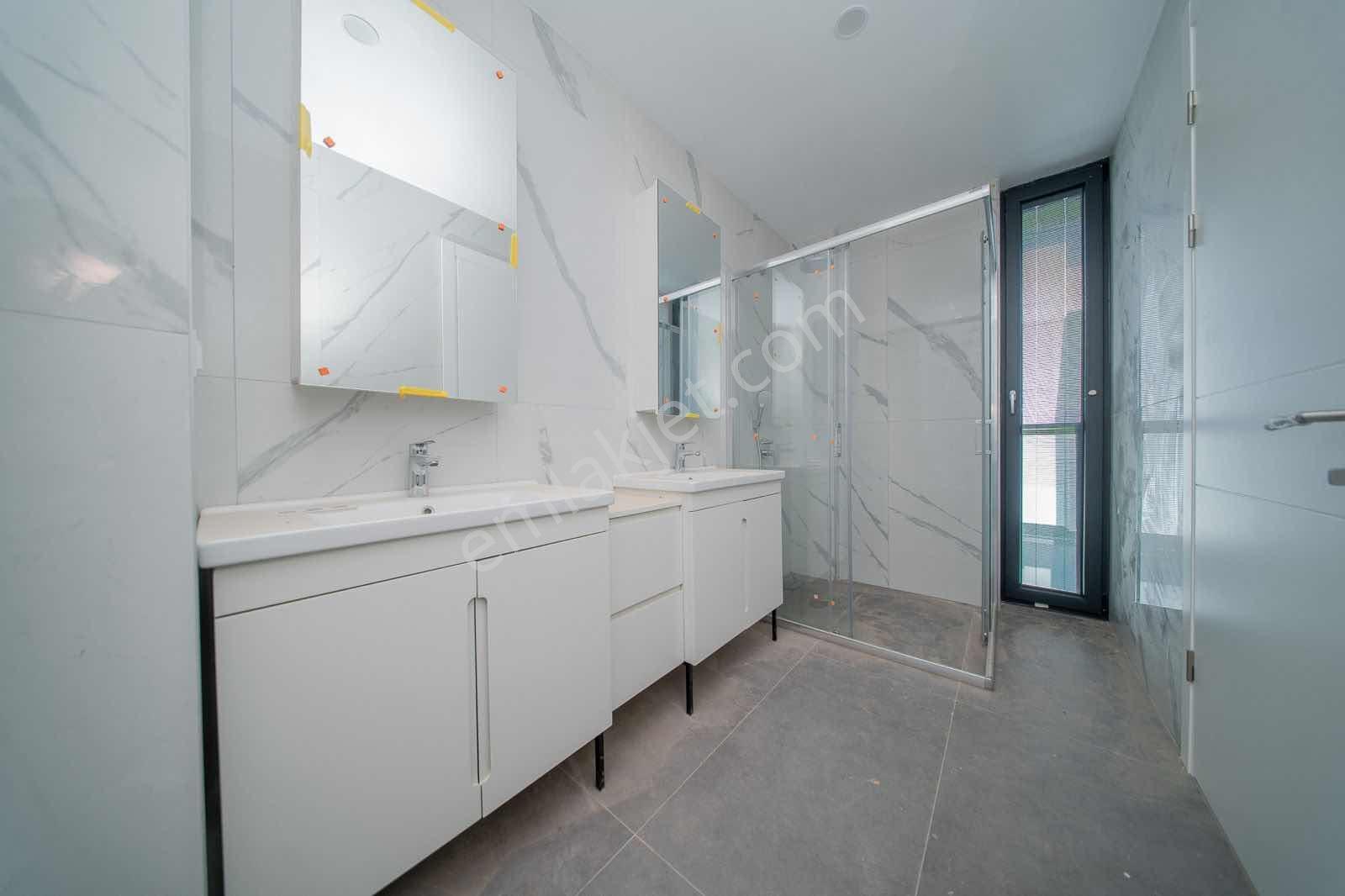 Ermenekte Site İçerisinde Lüks Ve Modern 5+1 Kiralık Villa - Görsel 6
