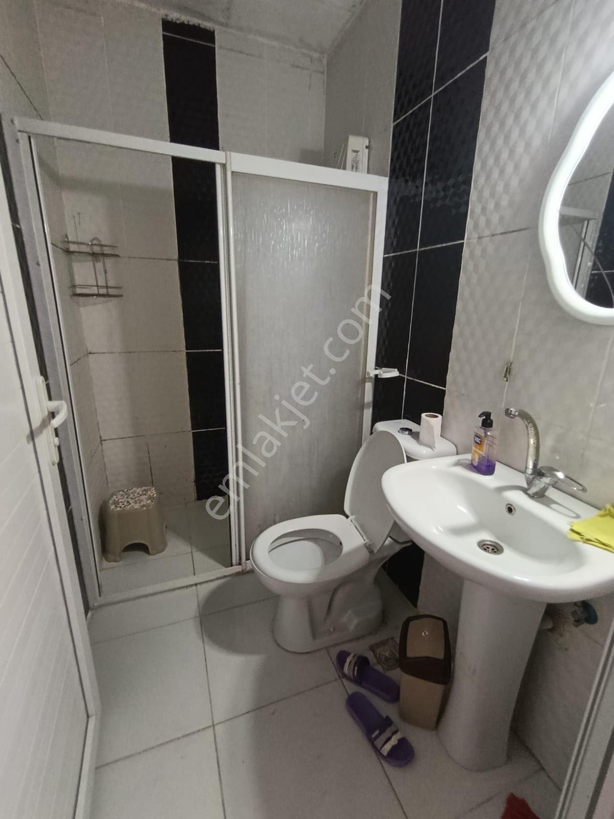 Kenanevrende Zeki Usta Arkasında Baraj Yolu Duygu Cafeye Yürüme Mesafesinde Eşyalı Kiralık 1+1 - Görsel 9