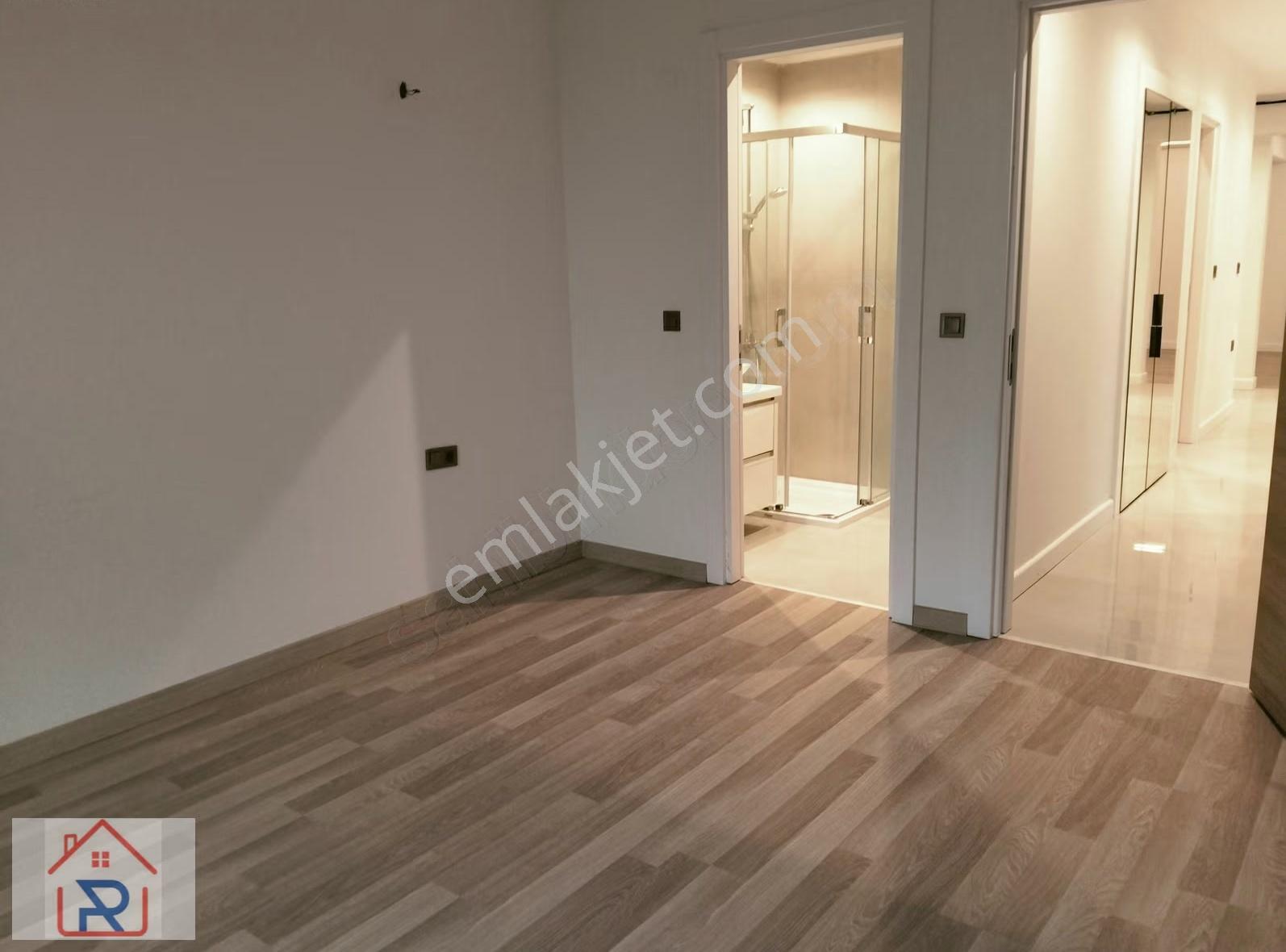 Havuzlu İki Cepheli 3+1 Köşe Tip Arakat 196m² Daire - Görsel 13