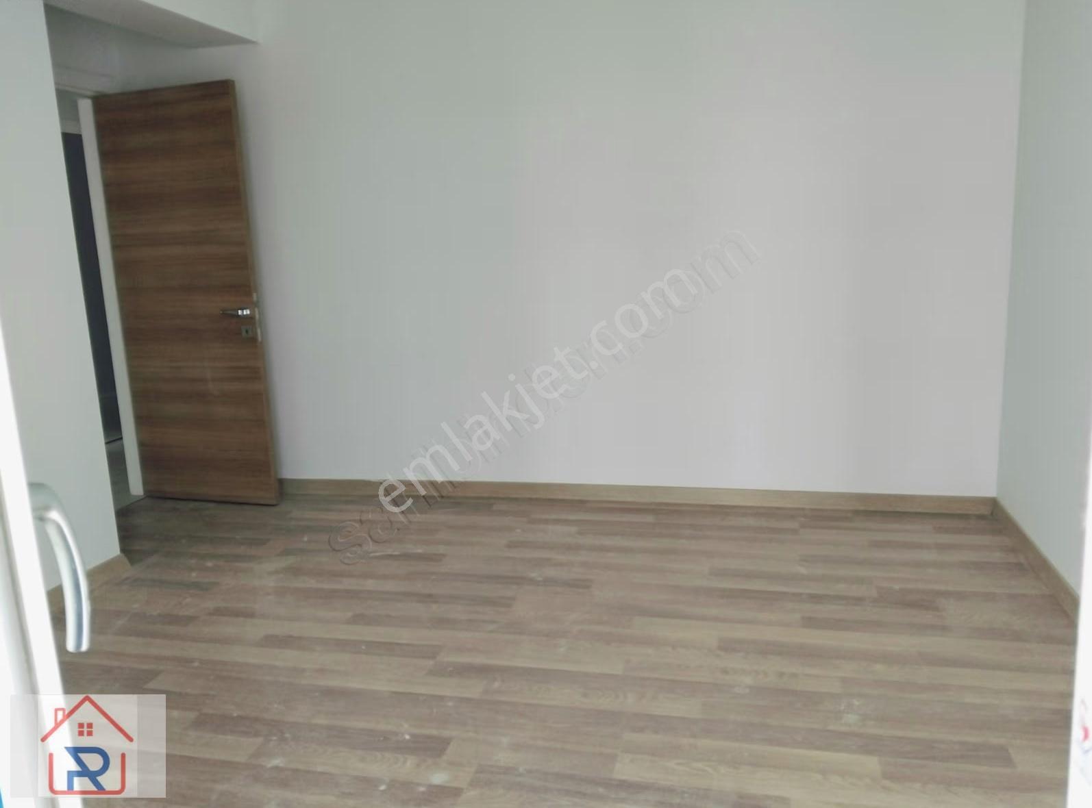 Havuzlu İki Cepheli 3+1 Köşe Tip Arakat 196m² Daire - Görsel 2