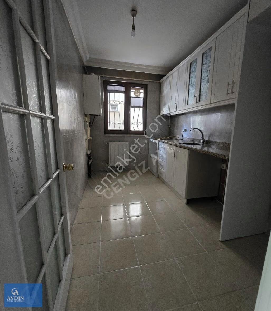 Pendik Esenler'de Metro Yakını 1+1 Kiralık Daire 70m² - Görsel 6