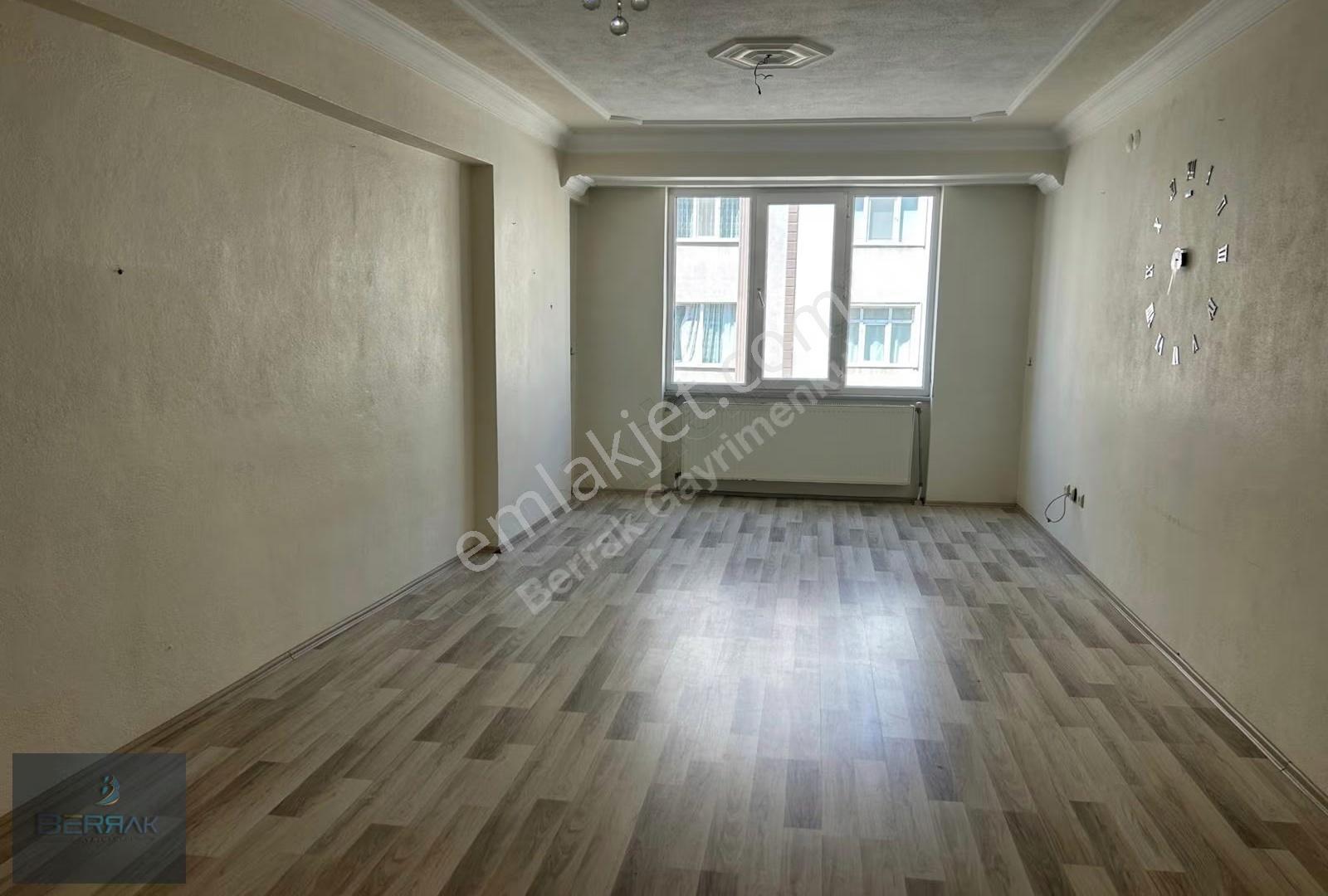 Reşadiye'de Kiralık 3+1 Daire, 140m², Güvenç Taksi Karşısı