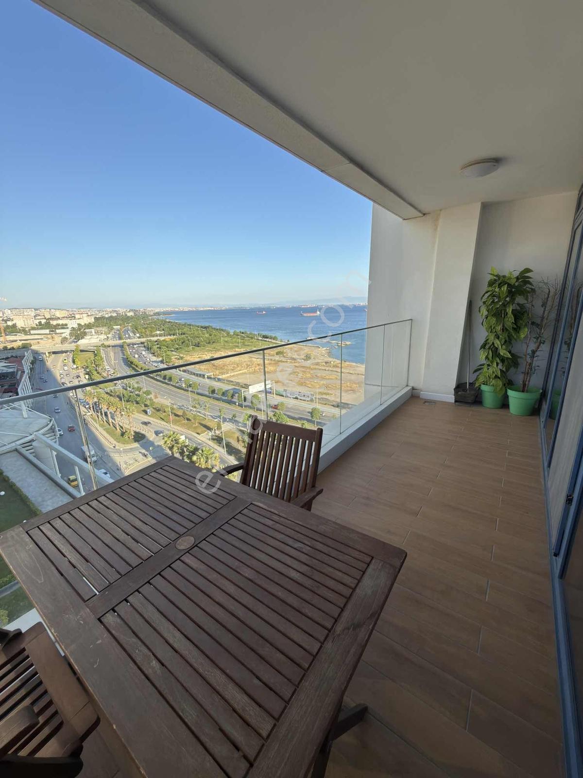 Kaçmaz Emlak İstmarina Kiralık 2+1 Full Eşyalı Ön Cephe Manzaral - Görsel 8