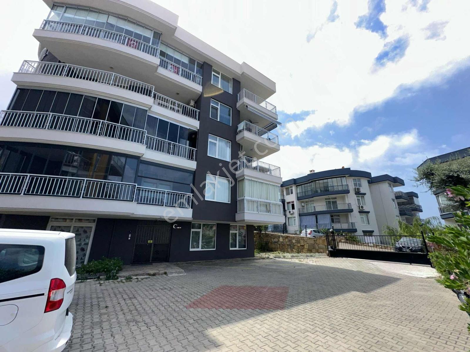 Kuşadası Marina Bölgesinde Satılık 2+1 Bahçe Katı Daire Kuşa - Görsel 3