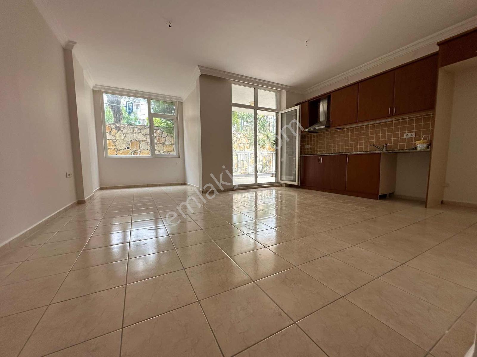 Kuşadası Marina Bölgesinde Satılık 2+1 Bahçe Katı Daire Kuşa - Görsel 19