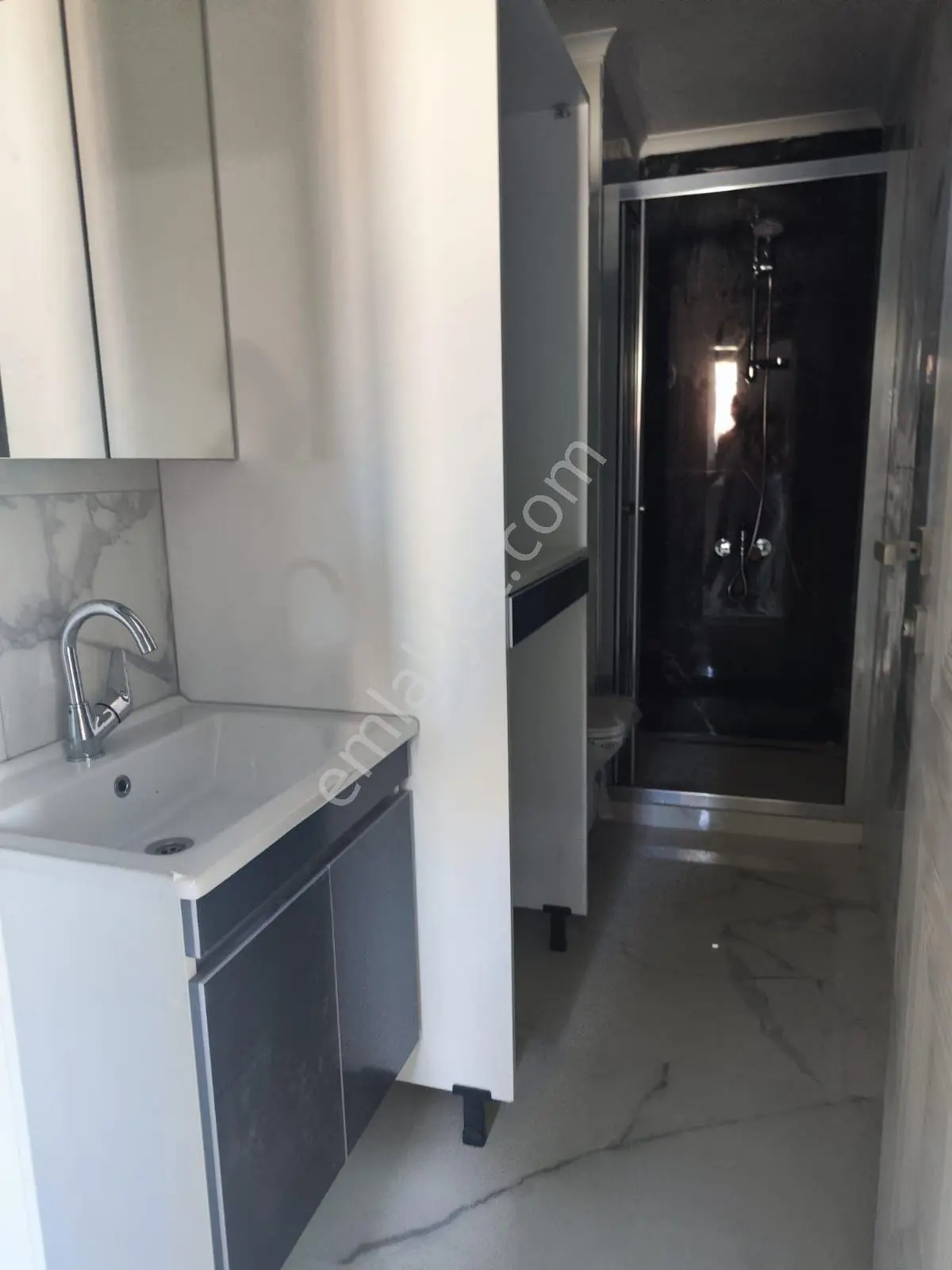 Ümraniye Tepeüstü Tavukçuyolu Caddesi Alemdağ Caddesi Metro Lar Yürüme 1.kat Sıfır Bina Daire - Görsel 4