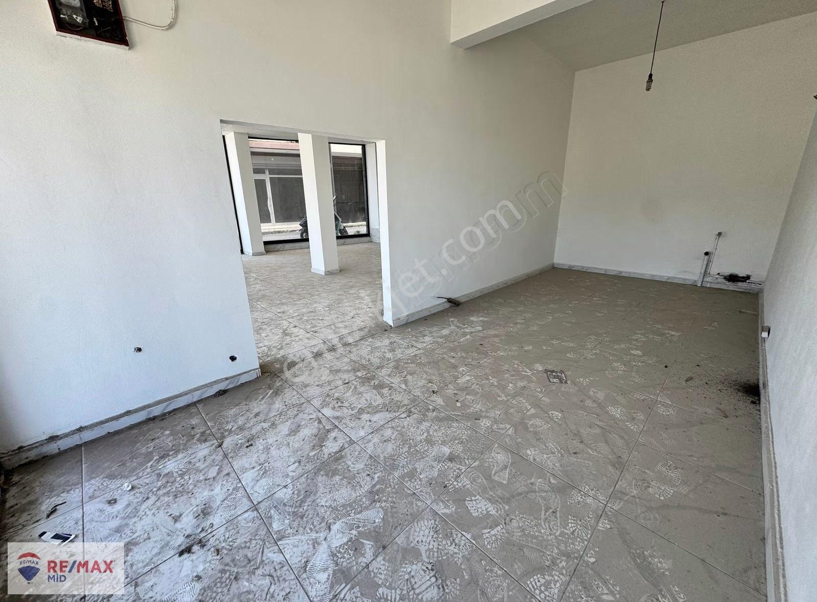 Remax Mid'den Satılık 175 M² Cadde Üzeri Köşe Dükkan - Görsel 17