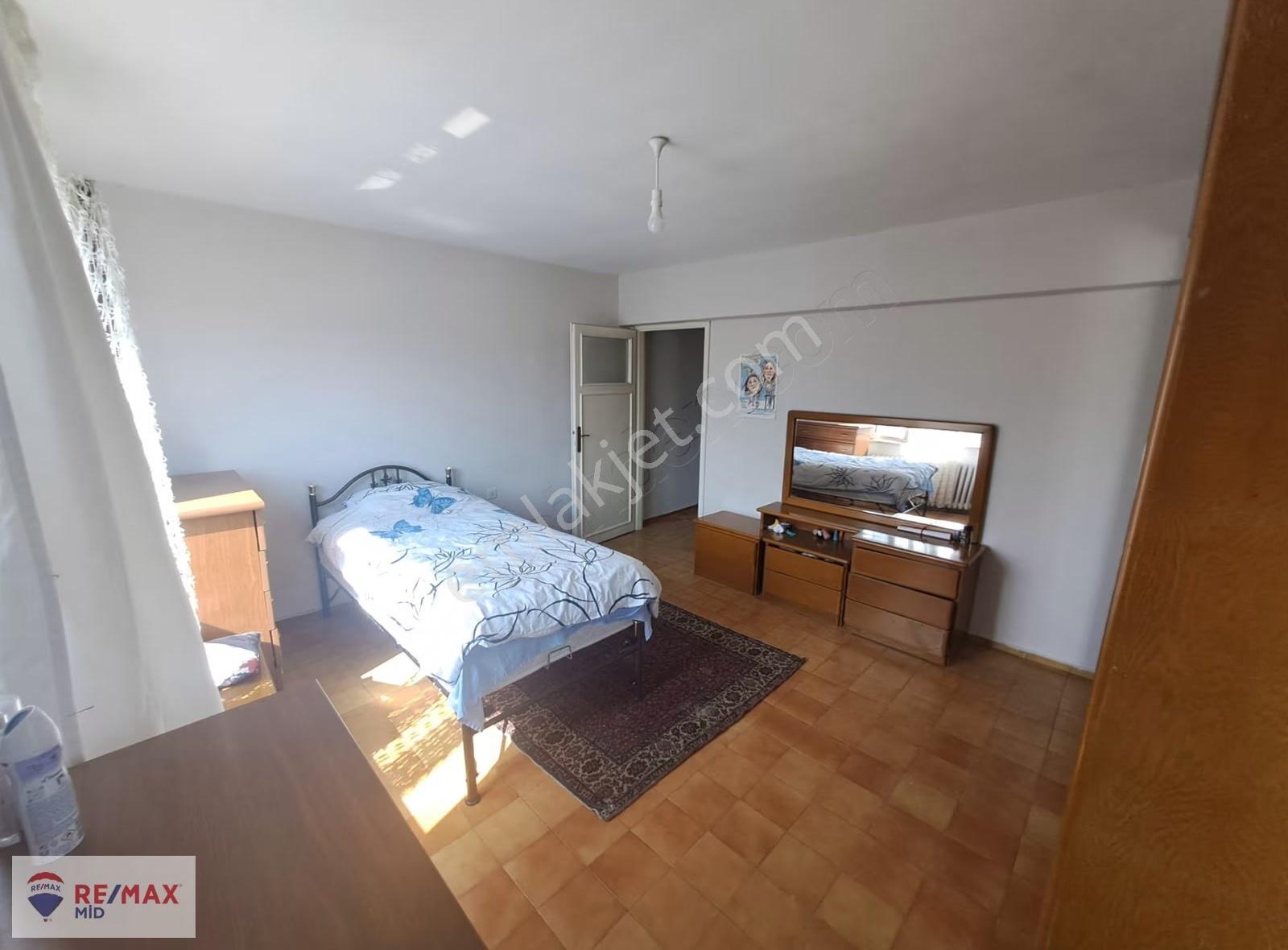 Remax Mid Altıeylül Mahallesinde Kiralık Eşyalı 3+1 Daire - Görsel 14
