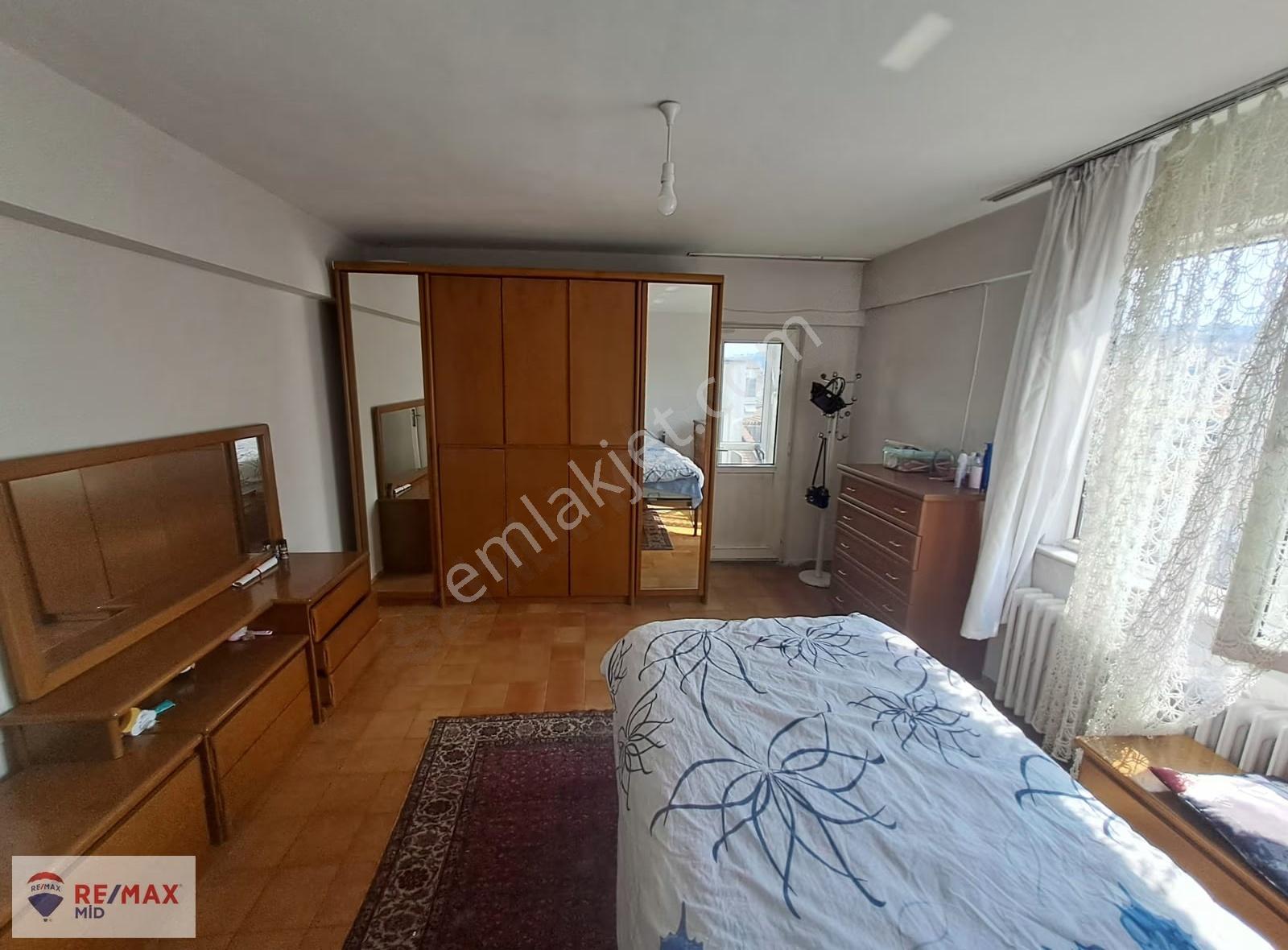 Remax Mid Altıeylül Mahallesinde Kiralık Eşyalı 3+1 Daire - Görsel 24