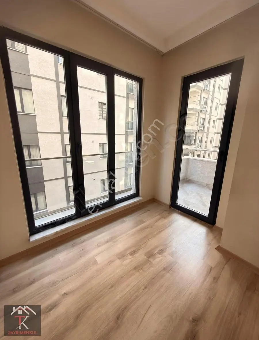 Tk'dan Ümraniye İstiklal'de Satılık 2+1 Daire (okyanus Sitesi) - Görsel 7