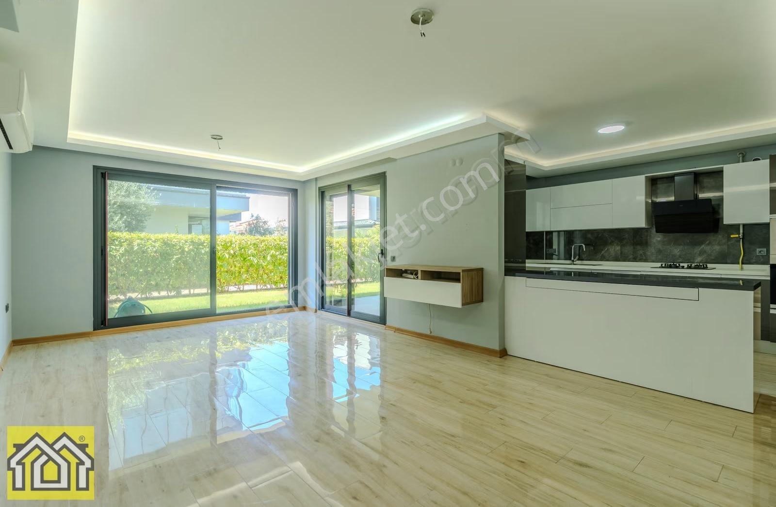 Güzelbahçede Denize 10 Metre,site İçinde Deniz Manzaralı Villa - Görsel 21