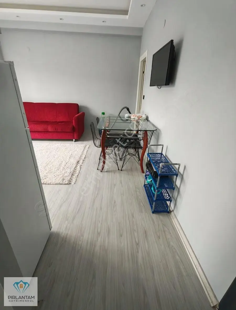 Merkezi Konumda Geniş Ve Ferah 1+1 Eşyalı Satılık Daire