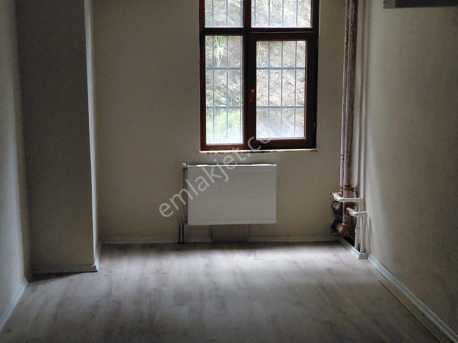 Adaplatin'den Şalpazarı Merkezde 145m2 2 Balkonlu 2 Banyolu 4+1 - Görsel 9