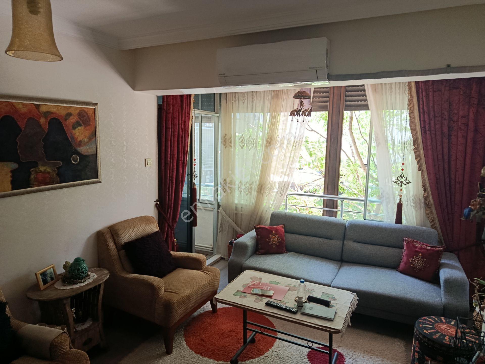Karşıyaka Yalı'da Mükemmel Konumda, Bakımlı Çift Cephe 2+1 Daire - Görsel 11
