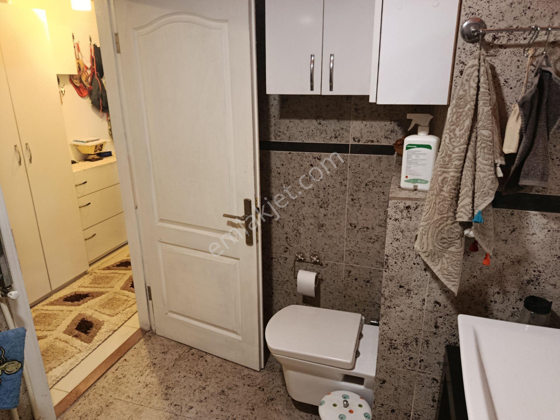 Karşıyaka Yalı'da Mükemmel Konumda, Bakımlı Çift Cephe 2+1 Daire - Görsel 32