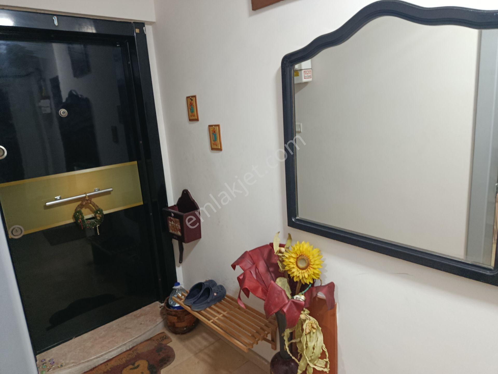 Karşıyaka Yalı'da Mükemmel Konumda, Bakımlı Çift Cephe 2+1 Daire - Görsel 9