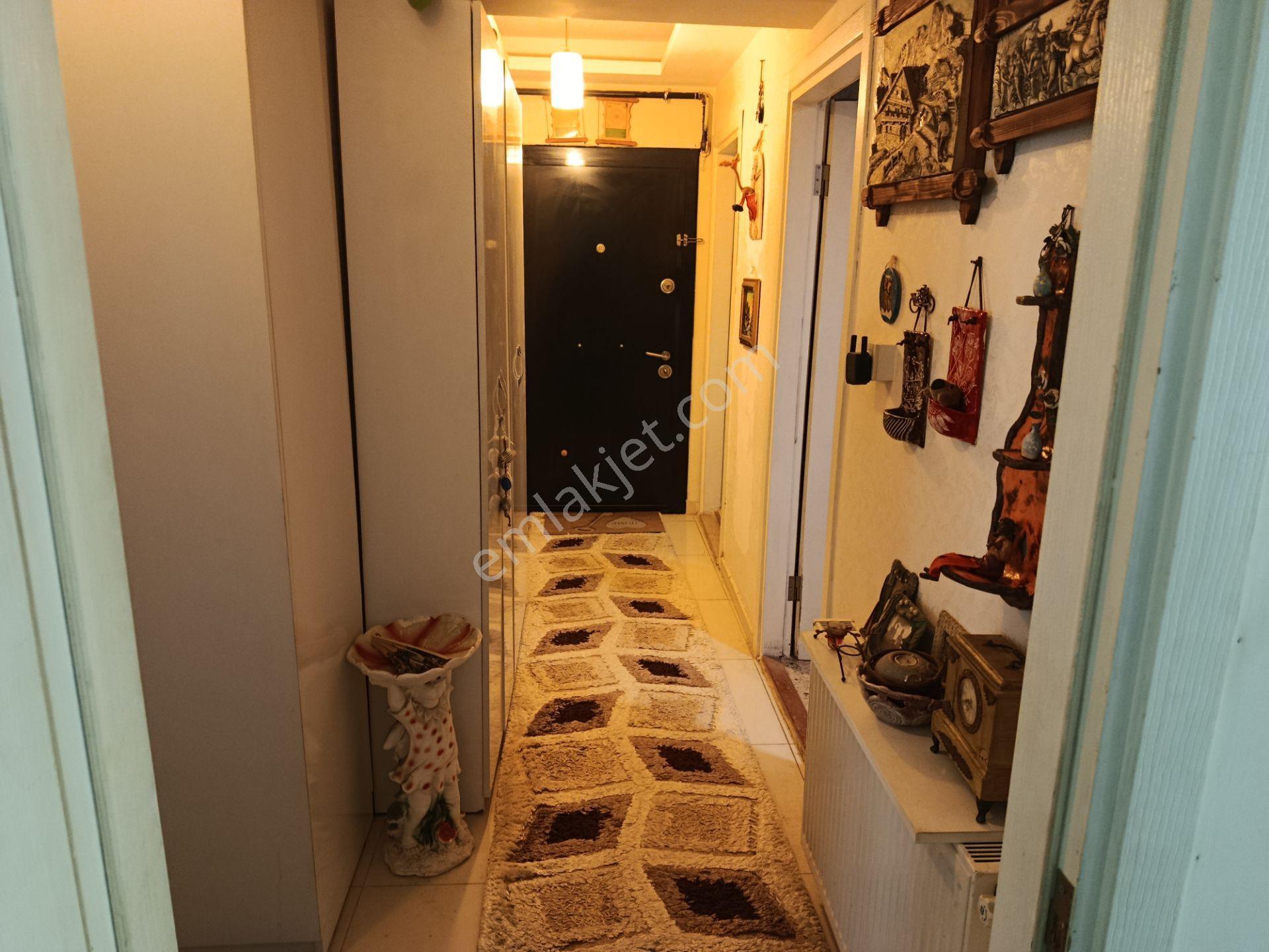 Karşıyaka Yalı'da Mükemmel Konumda, Bakımlı Çift Cephe 2+1 Daire - Görsel 15