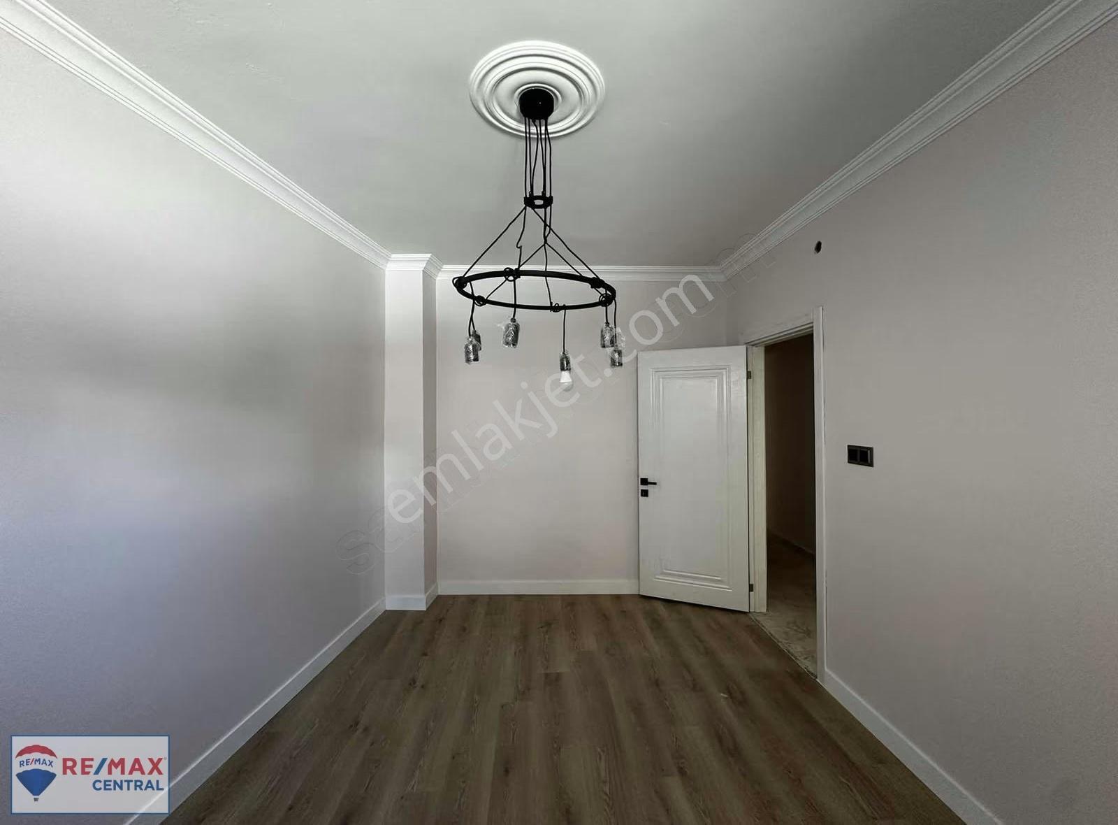 Remax Central Çarşıda Bakımlı Geniş Ayrı Mutfaklı 2+1 Daire - Görsel 12