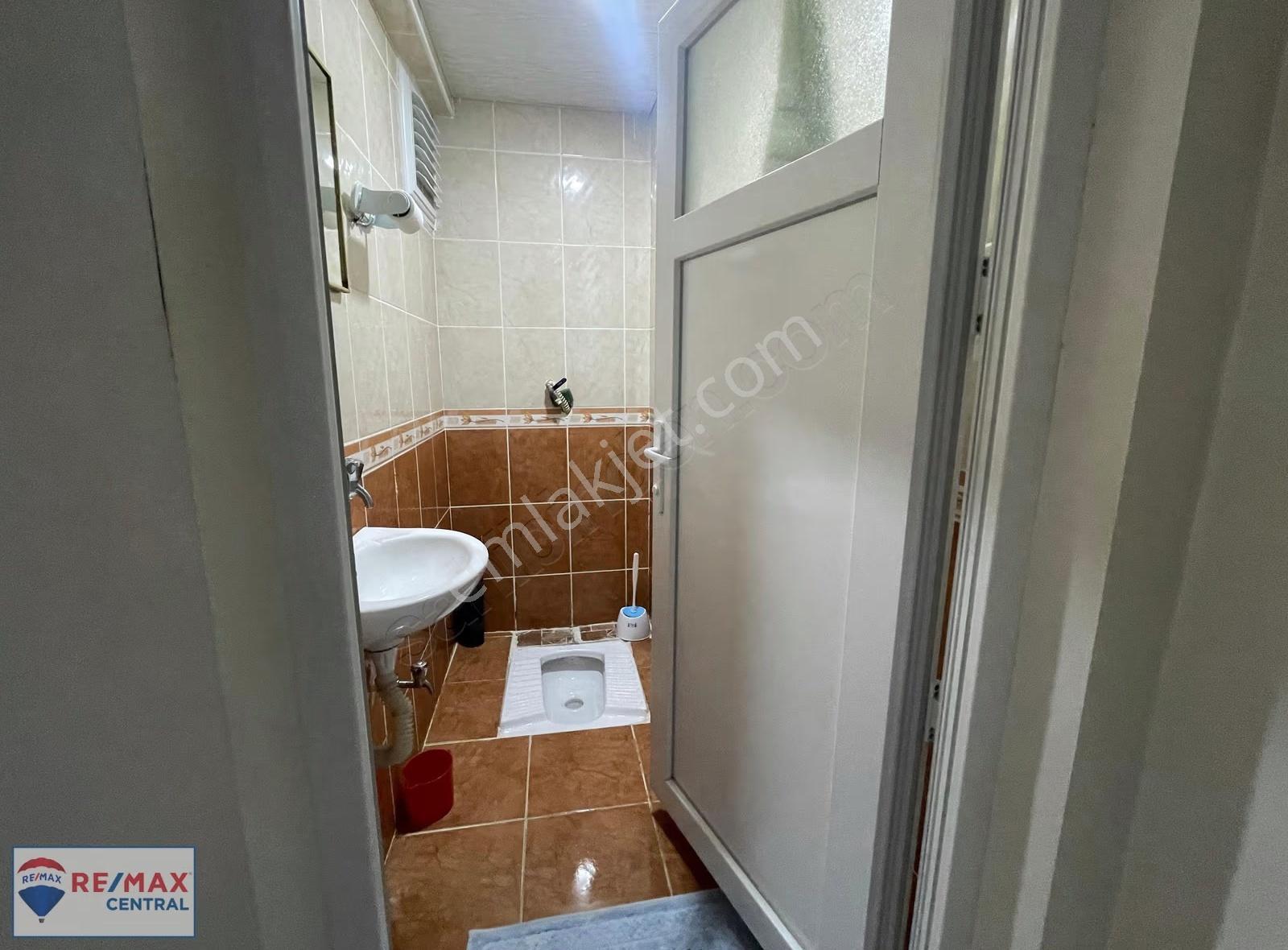 Re/max Central'dan Aksu Kenarında 3+1 Geniş Satılık Daire - Görsel 8