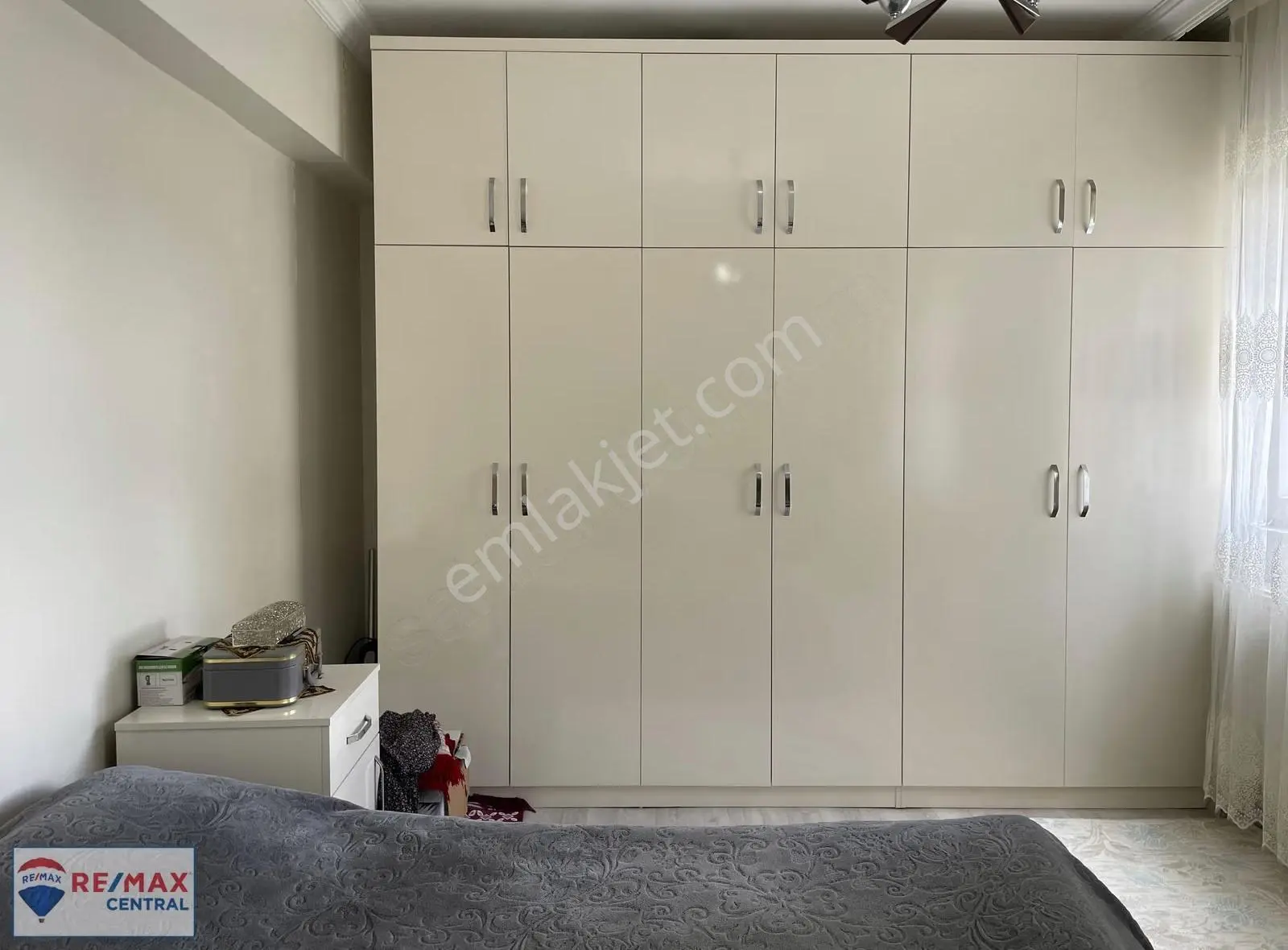 Re/max Central'dan Aksu Kenarında 3+1 Geniş Satılık Daire - Görsel 2