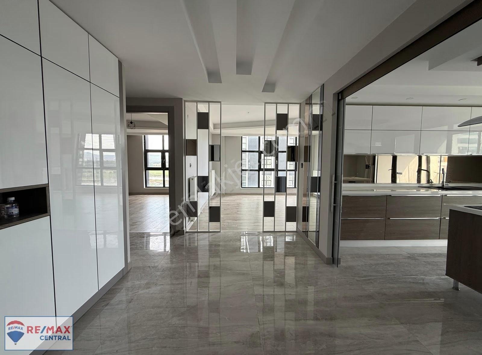 Re/max Central'dan Eğriköprü Mah. Benzersiz Konumda Satılık 4+1 - Görsel 32