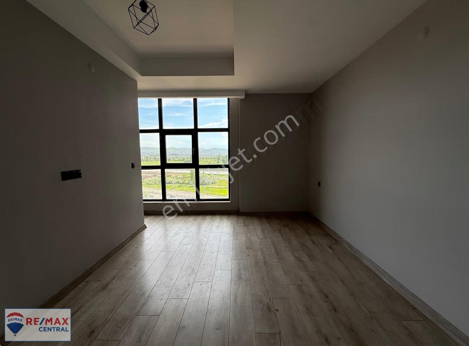 Re/max Central'dan Eğriköprü Mah. Benzersiz Konumda Satılık 4+1 - Görsel 20