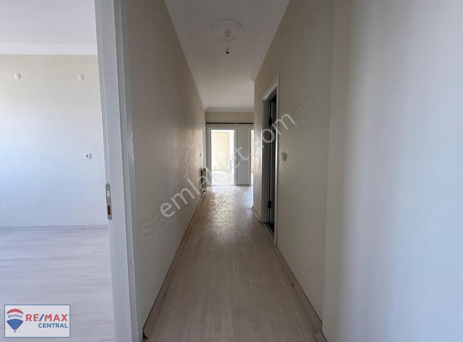 Re/max Central'dan Şeyhşamil Mah. Geniş Kullanışlı Satılık 3+1 - Görsel 16