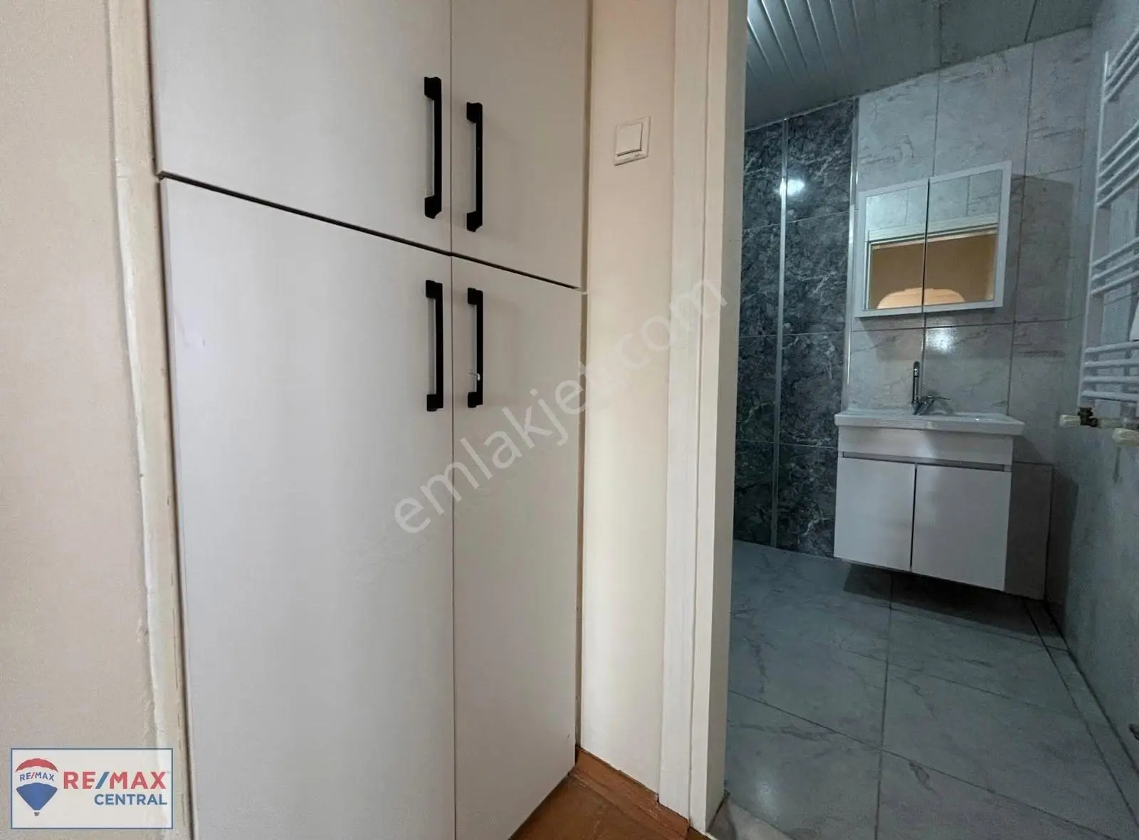 Remax Central'dan Kazancılar'da Asansörlü 2+1 Bakımlı Kiralık - Görsel 14