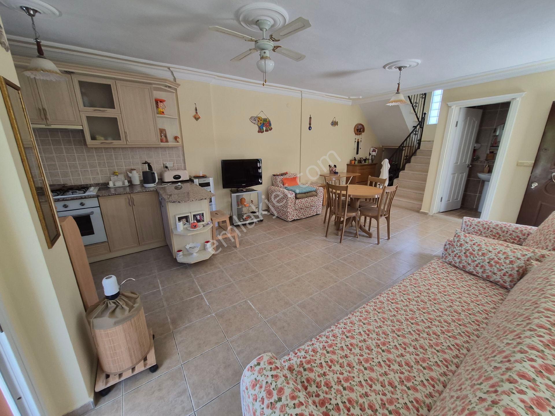 Didim De Satılık Altınkum Mahallesinde Yeşilkent Te 3+1 Tripleks Villa - Görsel 14