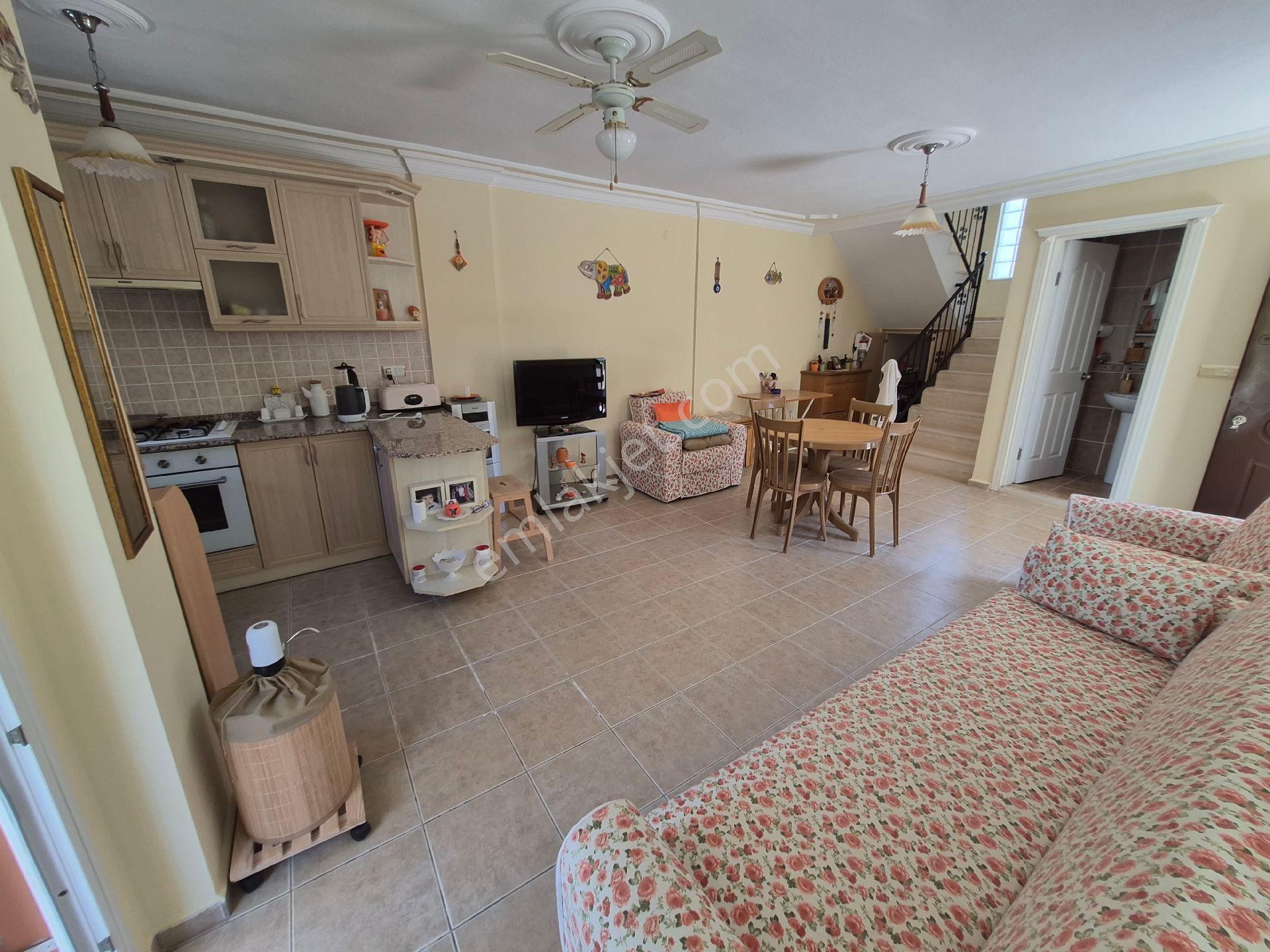 Didim De Satılık Altınkum Mahallesinde Yeşilkent Te 3+1 Tripleks Villa - Görsel 13