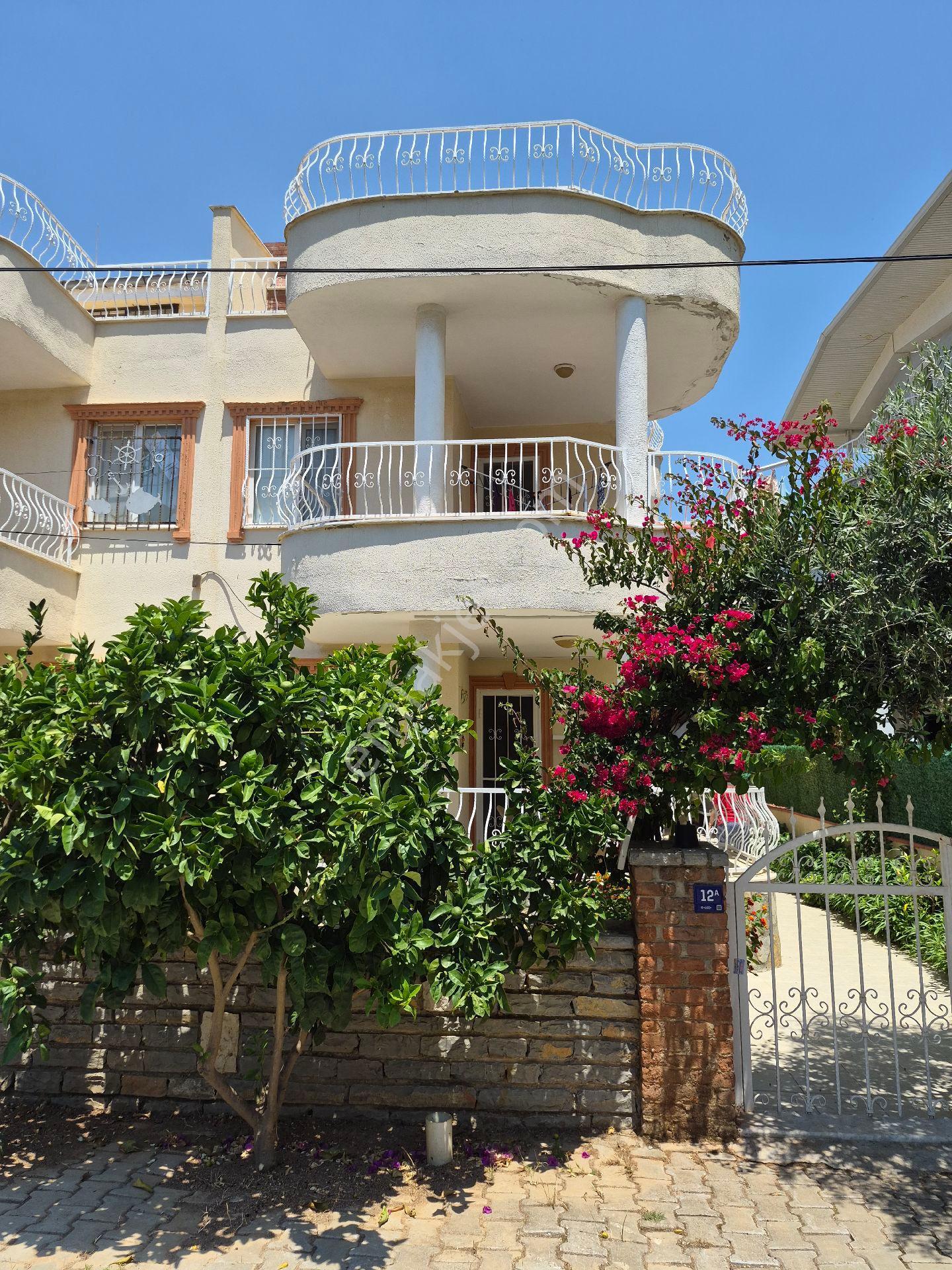 Didim De Satılık Altınkum Mahallesinde Yeşilkent Te 3+1 Tripleks Villa - Görsel 2
