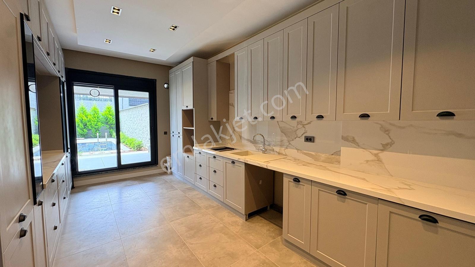 Beylikdüzü' Nde Satılık 6+2 İkiz Villa - Görsel 4