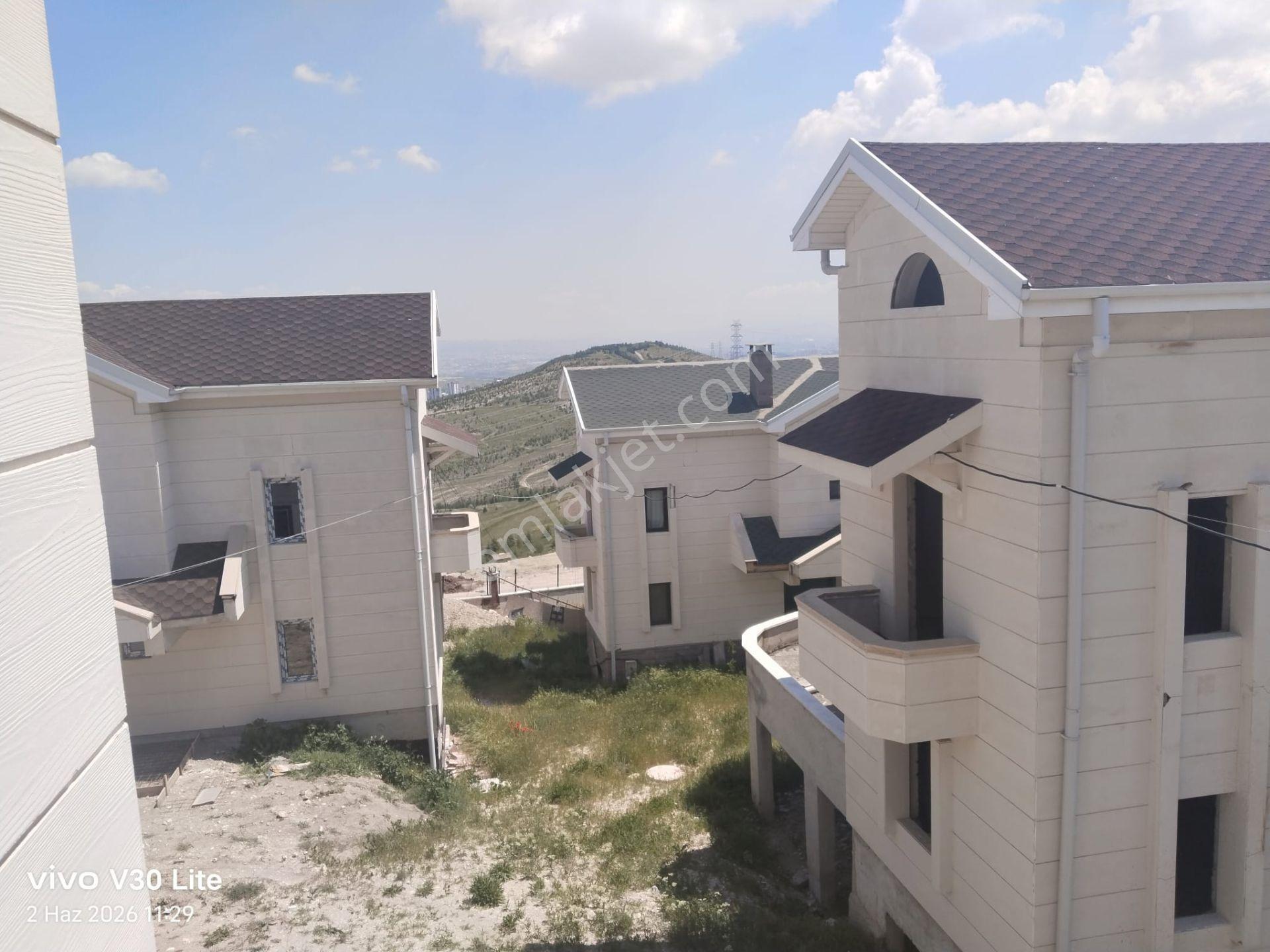 Bağlıca Mavi Ev Sitesinde Natamam 6+2 Satılık Müstakil Villa - Görsel 19