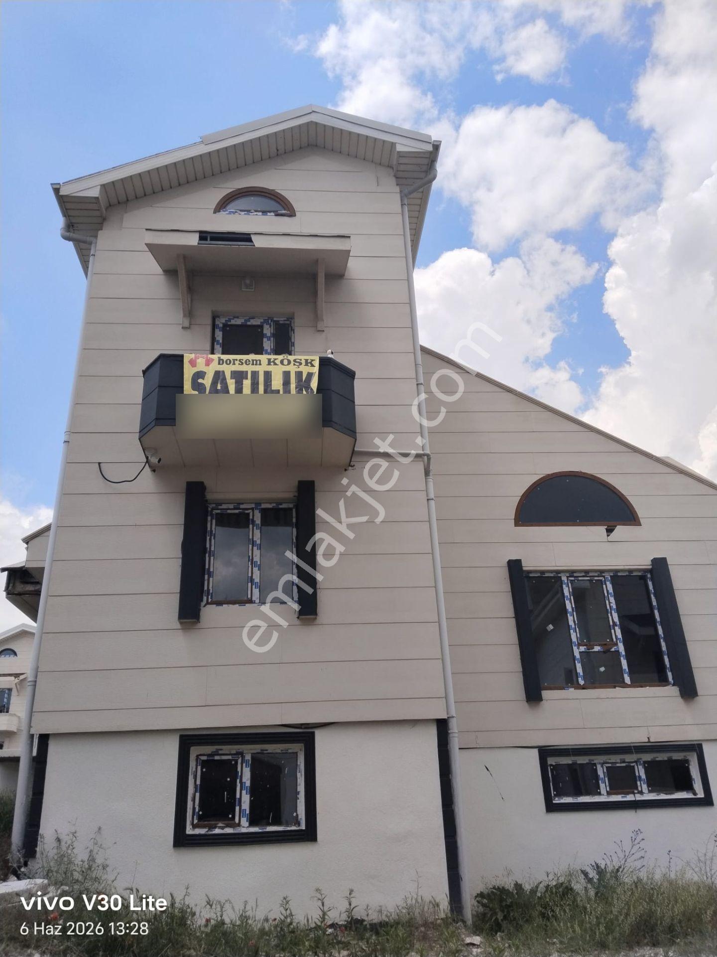 Bağlıca Mavi Ev Sitesinde Natamam 6+2 Satılık Müstakil Villa - Görsel 2