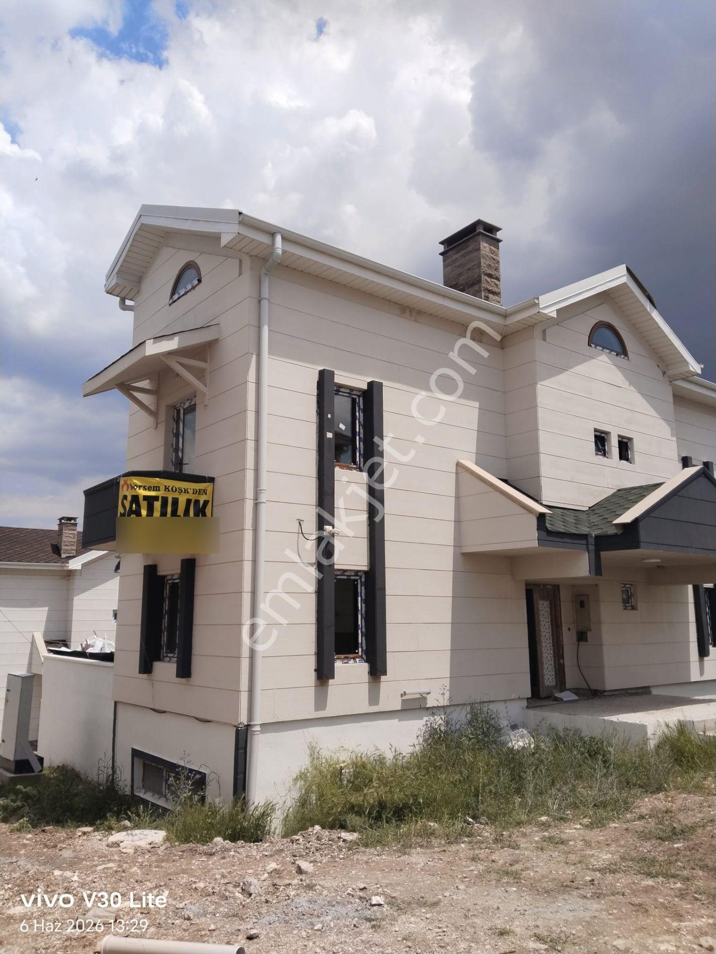 Bağlıca Mavi Ev Sitesinde Natamam 6+2 Satılık Müstakil Villa - Görsel 4