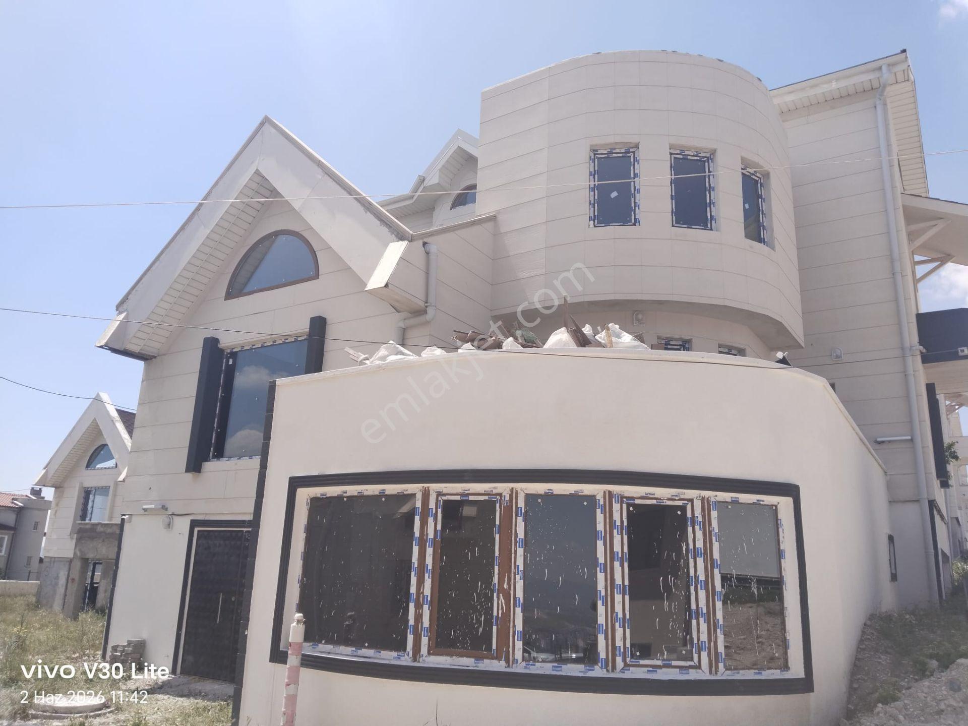 Bağlıca Mavi Ev Sitesinde Natamam 6+2 Satılık Müstakil Villa - Görsel 17