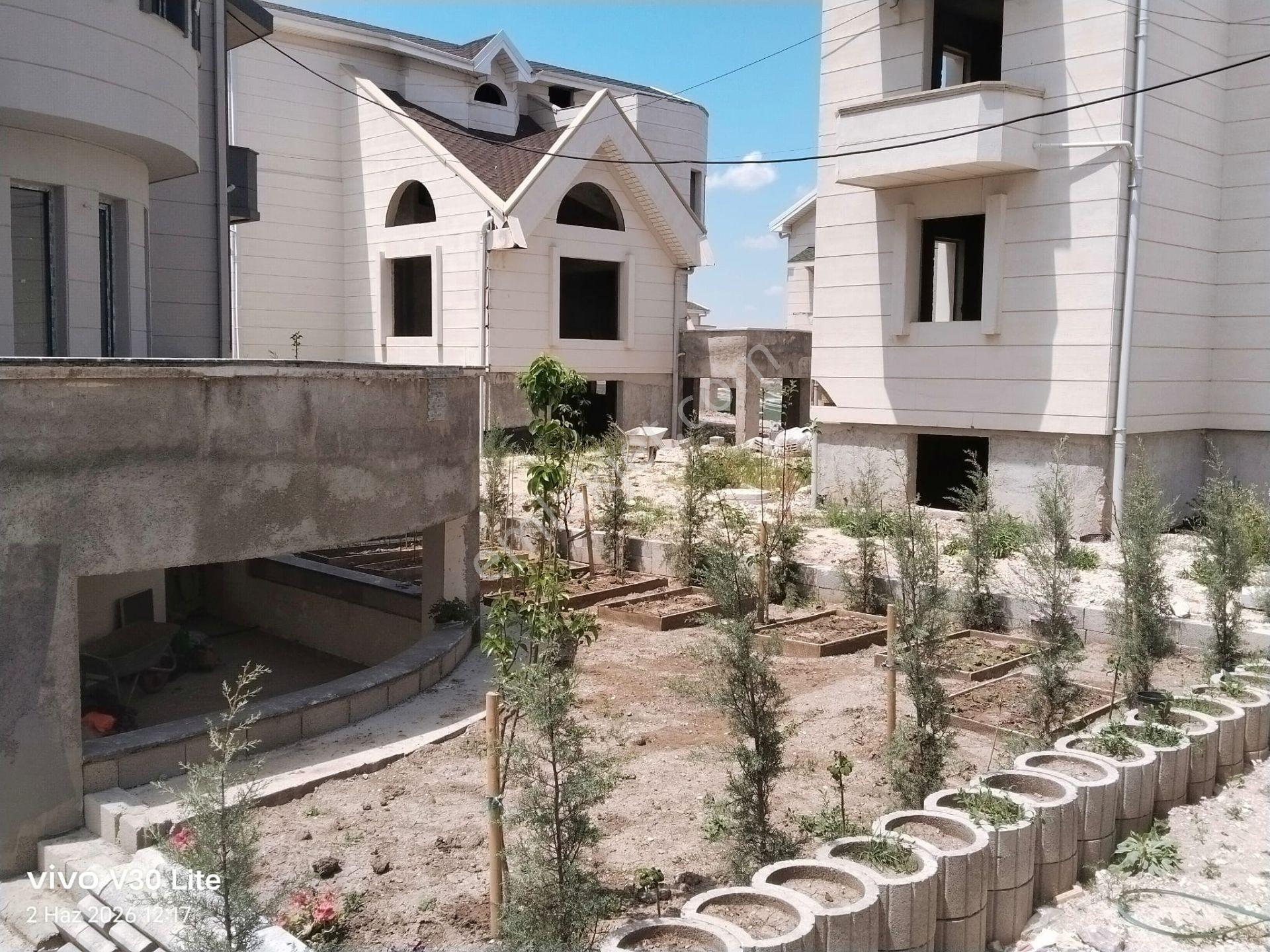 Bağlıca Mavi Ev Sitesinde Natamam 6+2 Satılık Müstakil Villa - Görsel 13