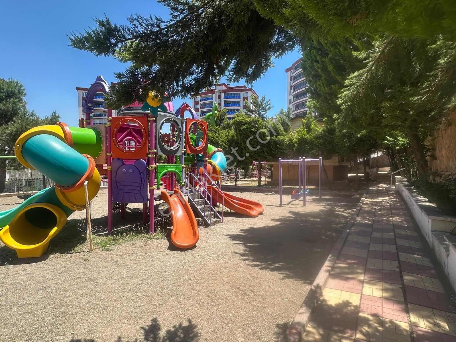 Remax Yeni'den İpeksaray Sitesinde Emsallerinden Uygun 4+1 Daire - Görsel 34
