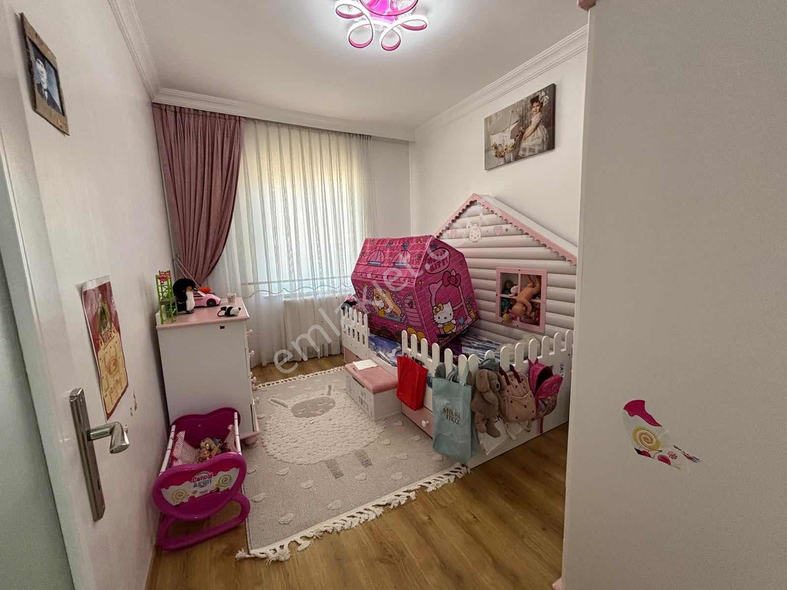 Remax Yeni'den İpeksaray Sitesinde Emsallerinden Uygun 4+1 Daire - Görsel 23
