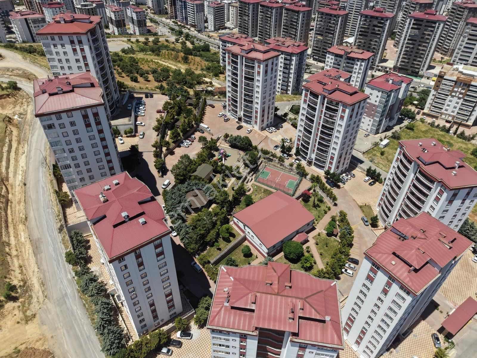 Remax Yeni'den İpeksaray Sitesinde Emsallerinden Uygun 4+1 Daire - Görsel 19