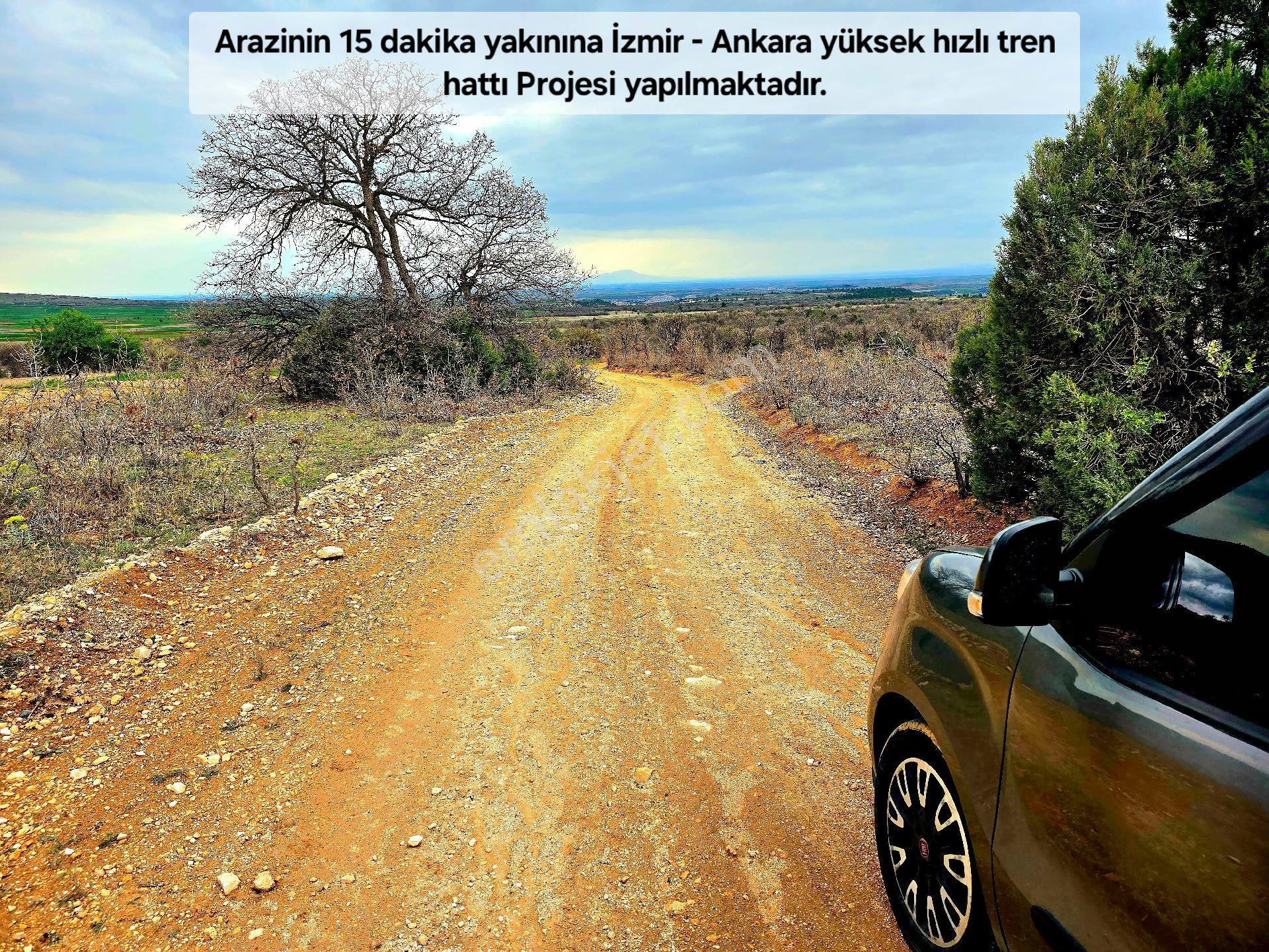 Uşak Karahallı Kavaklı'da Köyiçi 4505 M² Çiftlik İmarlı 110m² Villa Yapılabilir. Açıklamayı Okuyunuz - Görsel 21