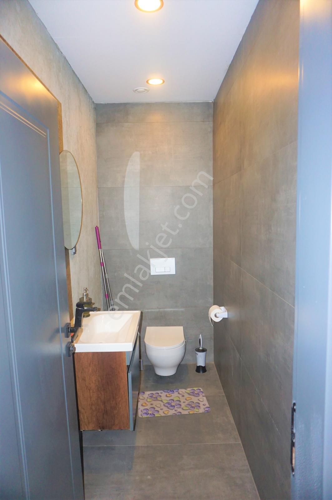 Site İçi (akıllı Ev + Havuzlu) Eşyalı Kiralık 4+1tripleks Villa - Görsel 4