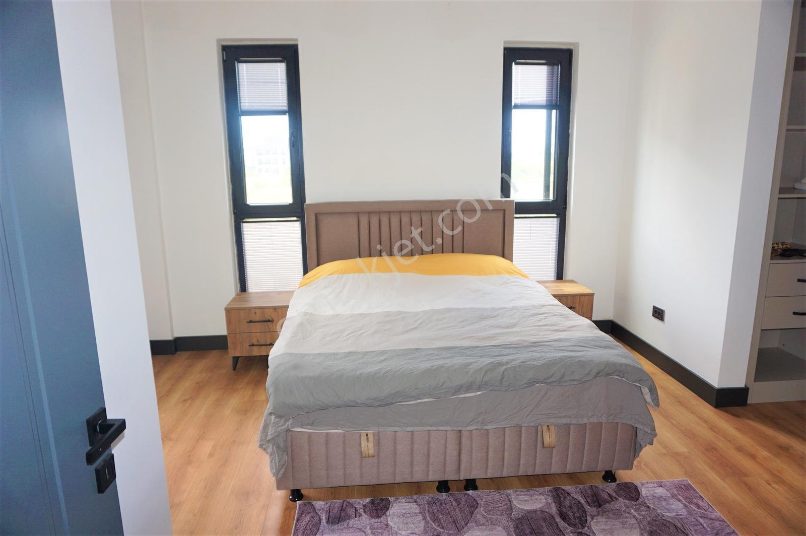 Site İçi (akıllı Ev + Havuzlu) Eşyalı Kiralık 4+1tripleks Villa - Görsel 16