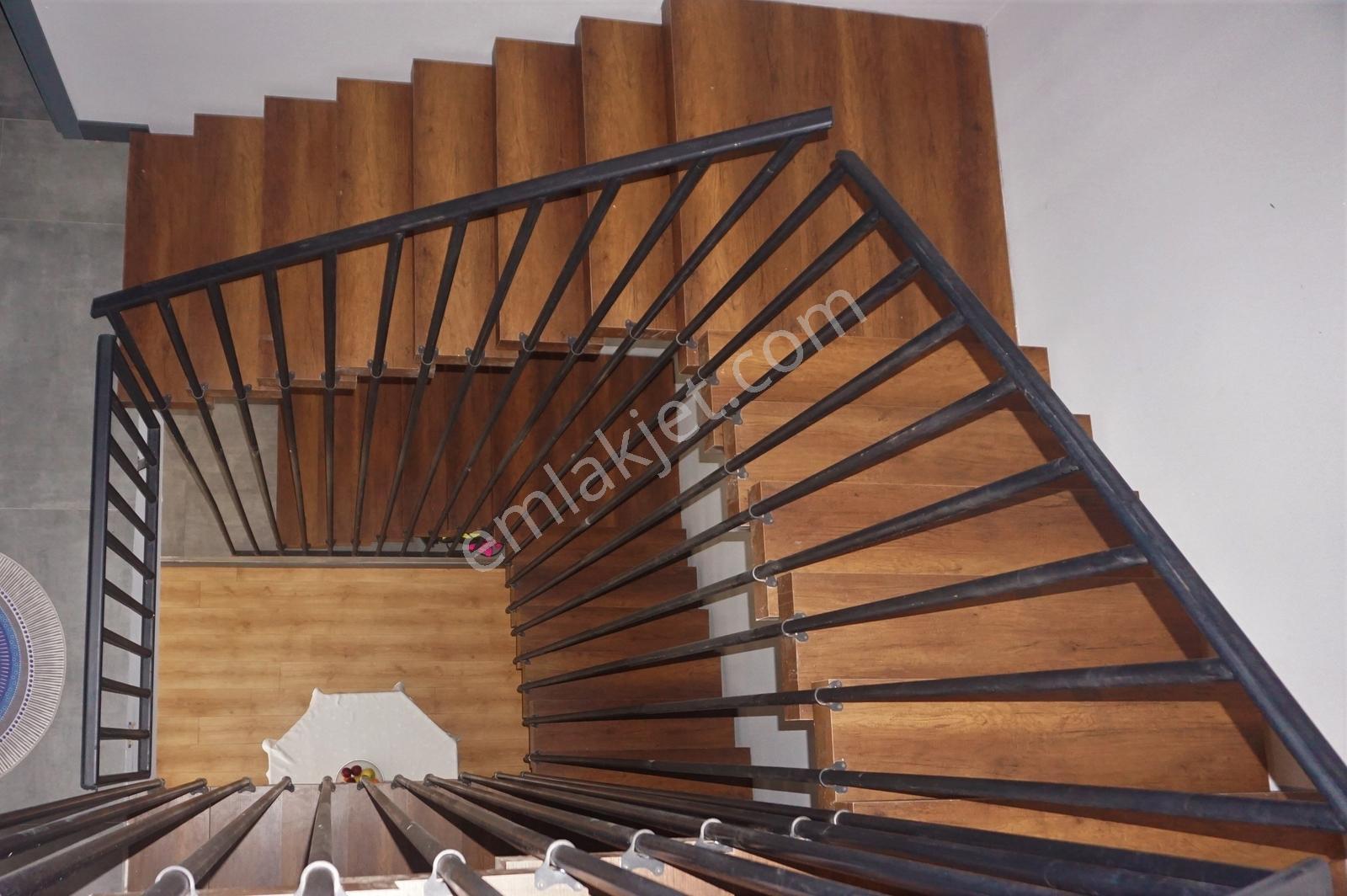 Site İçi (akıllı Ev + Havuzlu) Eşyalı Kiralık 4+1tripleks Villa - Görsel 30