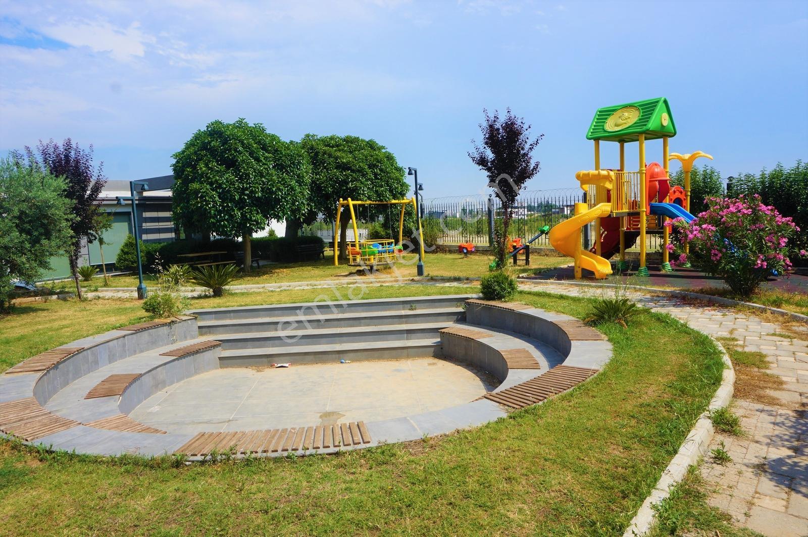 Site İçi (akıllı Ev + Havuzlu) Eşyalı Kiralık 4+1tripleks Villa - Görsel 10