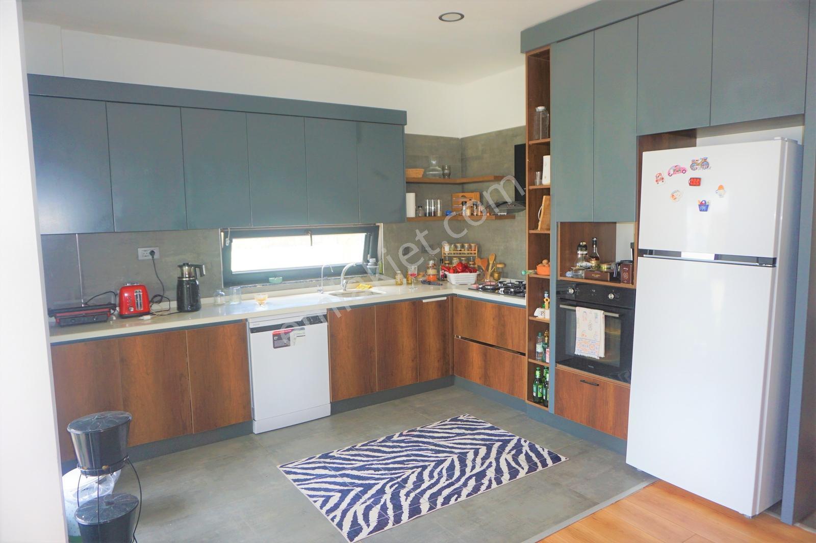 Site İçi (akıllı Ev + Havuzlu) Eşyalı Kiralık 4+1tripleks Villa - Görsel 3
