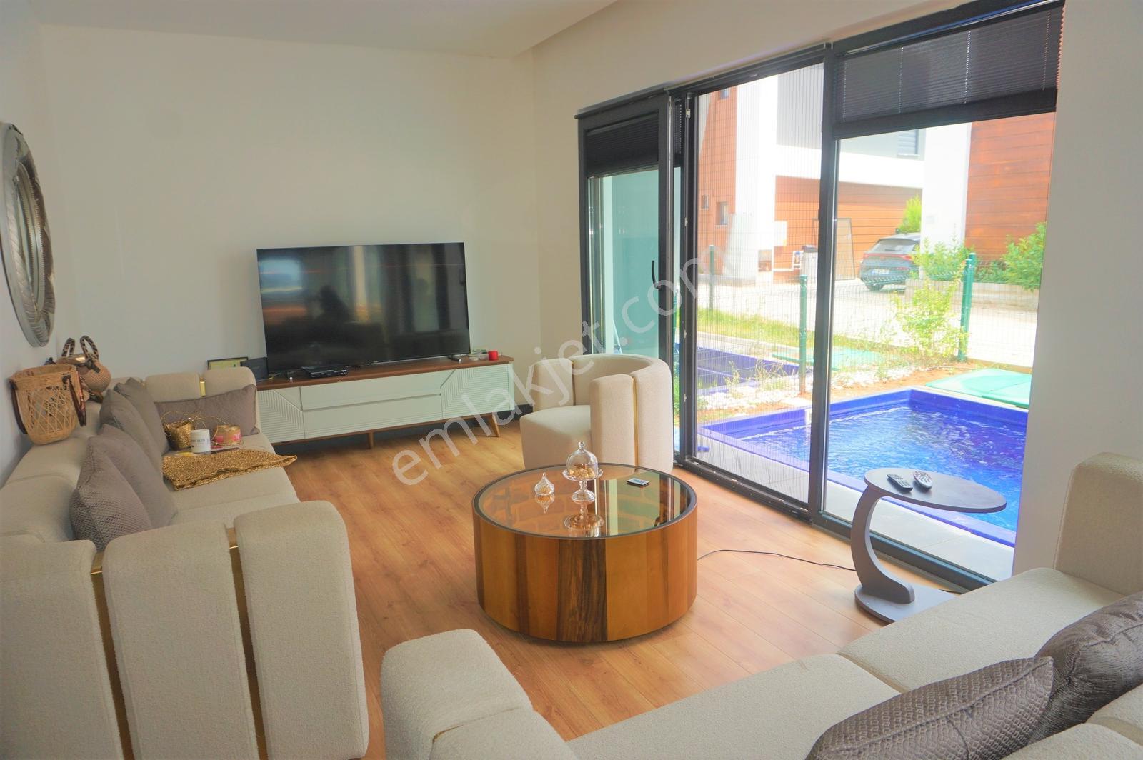 Site İçi (akıllı Ev + Havuzlu) Eşyalı Kiralık 4+1tripleks Villa - Görsel 33