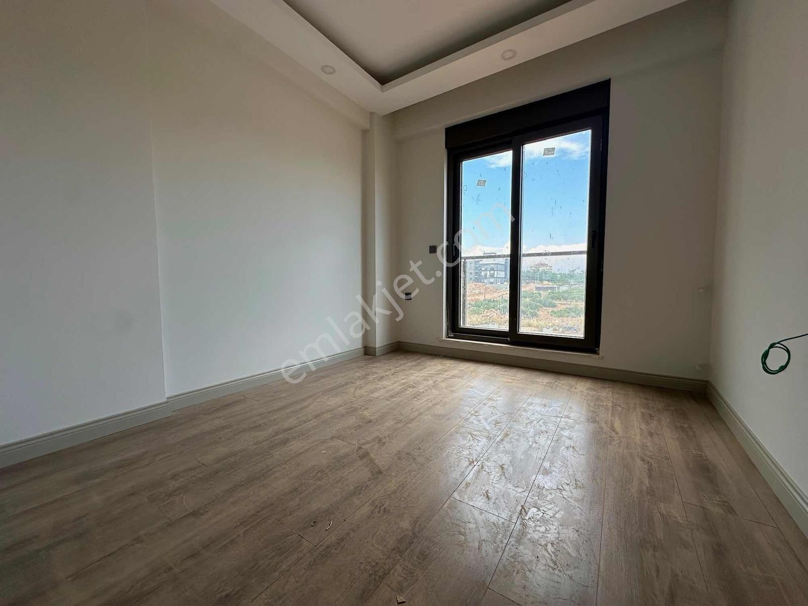 Site İçi | K.otopark | Ara Kat Satılık 1+1 - Görsel 14
