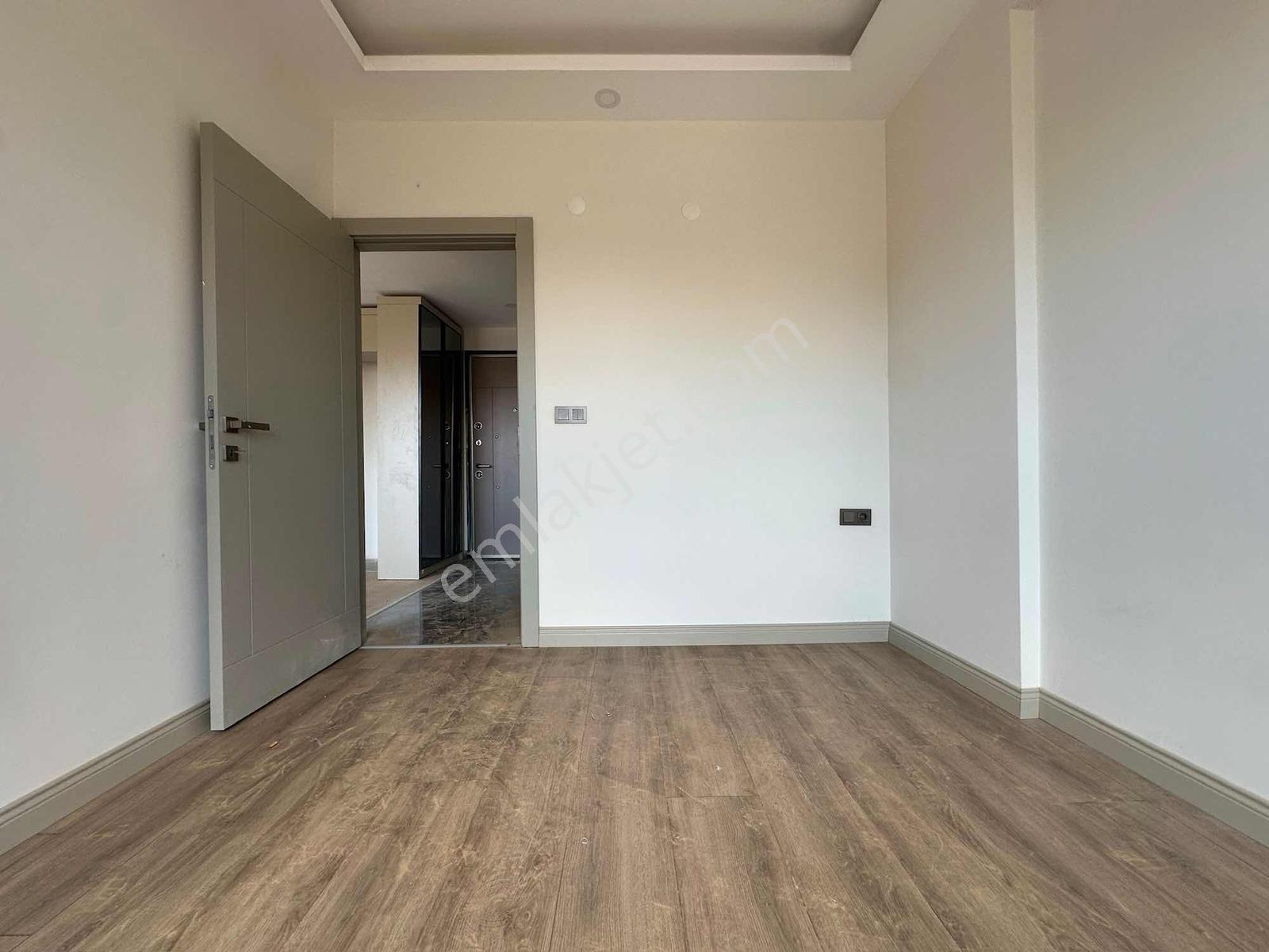 Site İçi | K.otopark | Ara Kat Satılık 1+1 - Görsel 8