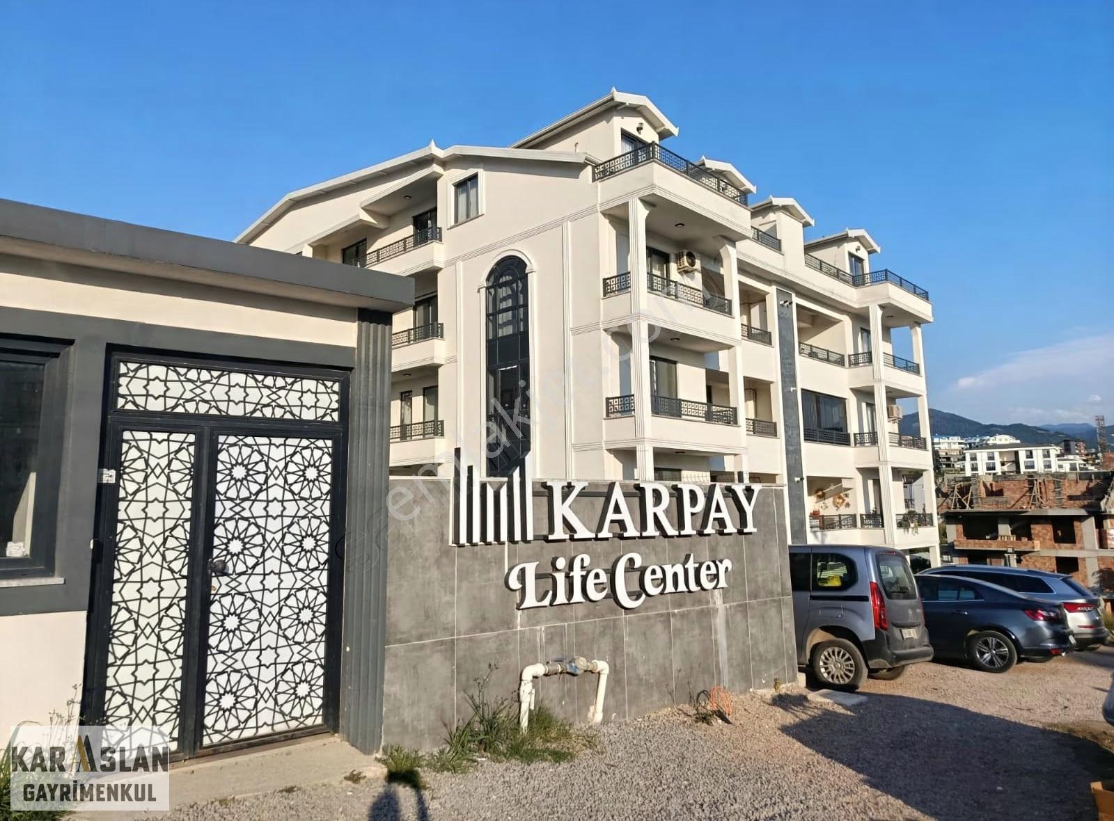 Başiskele Karpay Life Center'da 3+1 Bahçe Dubleks Lüks Daire
